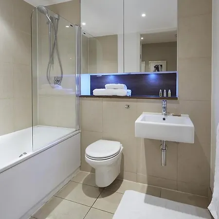 Marlin Bridge - Empire Square Aparthotel