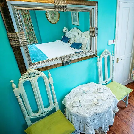 Dawson Place, Juliette's Londra