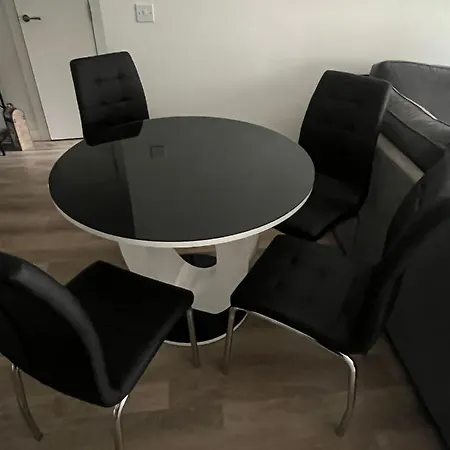Luxury Flat In White London