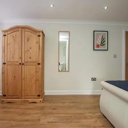 Apartment Riverside 2 Bedroom Kingston Flat *