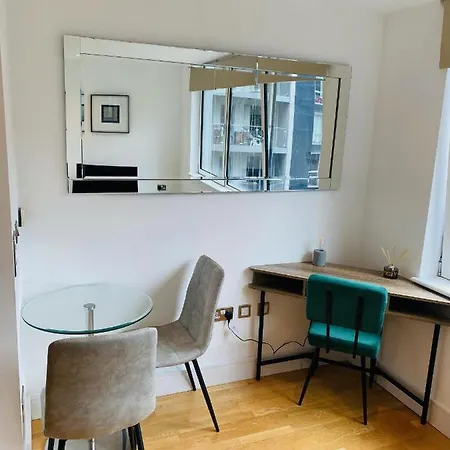 Apartment Studio Canary Wharf, *