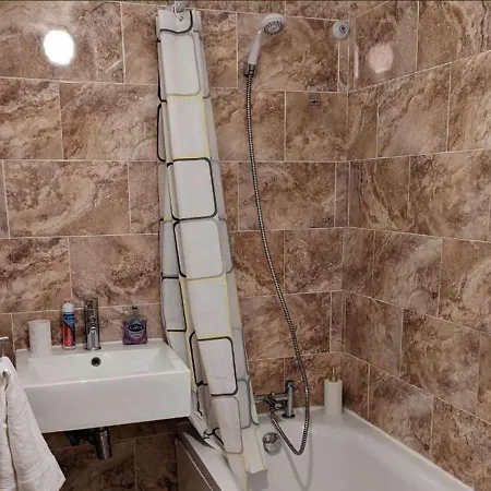 Fully-equipped Flat In The Of * Londra