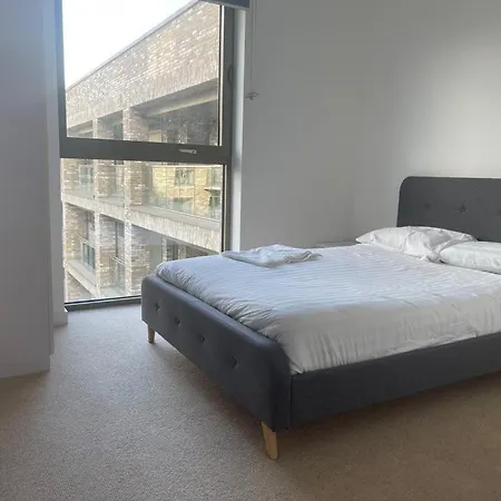 Luxury Double Bedroom In Gallions Reach