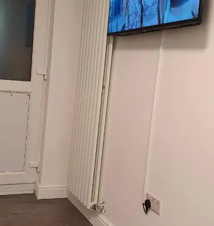 New Cozy Apt. House With Parking. Entire Space Apartment *