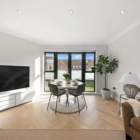 3bed Penthouse 10min To Wimbledon Tennis Courts Apartment