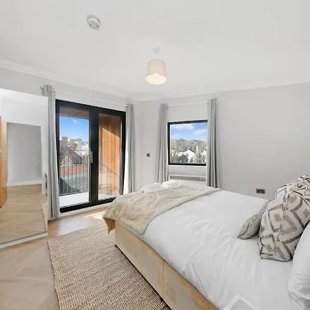 3bed Penthouse 10min To Wimbledon Tennis Courts Apartment