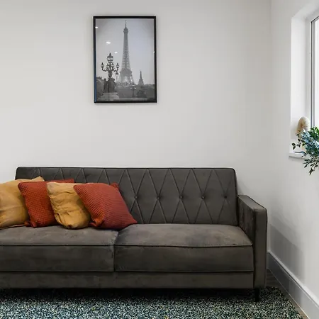 Star London Vivian Avenue 2-bed Haven
