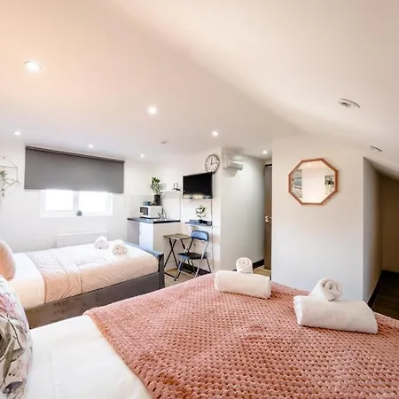 Twickenham Stays Guest house *
