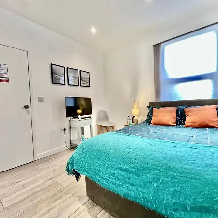 Dunamis Staycation 4 *