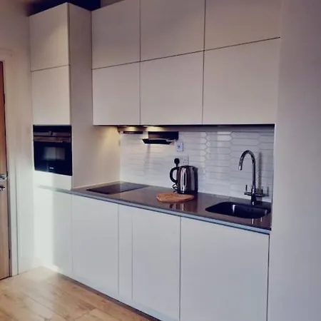 Lovely One Bedroom In Town