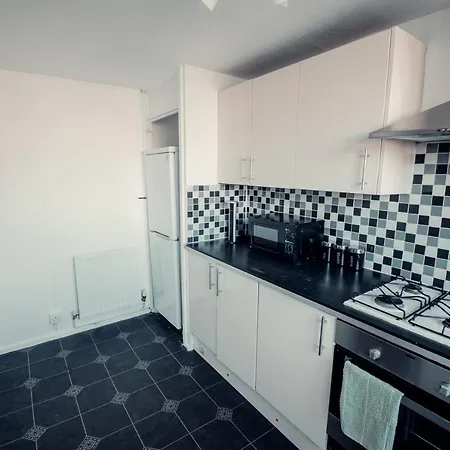 Comfy Home-wood Green
