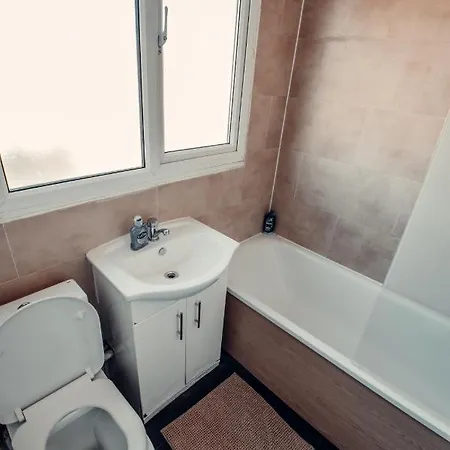 Comfy Home-wood Green