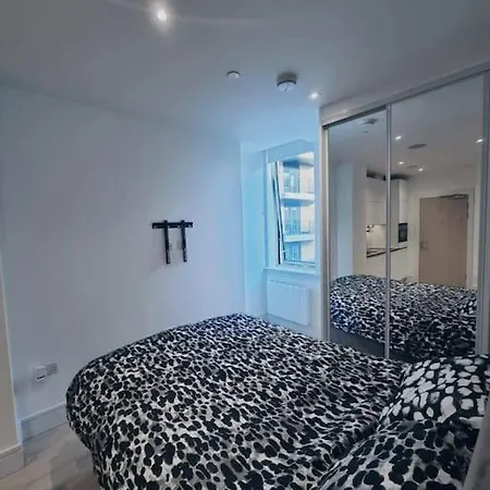 Appartement Lovely One Bedroom In Town
