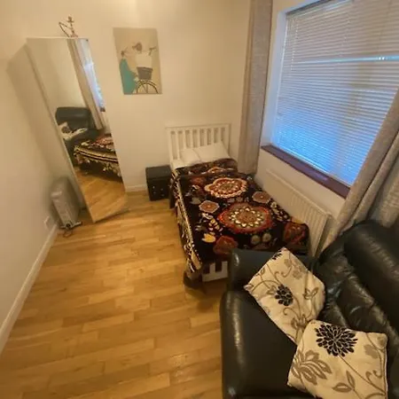 Privatunterkunft Comfortable Single Bed Garden View *