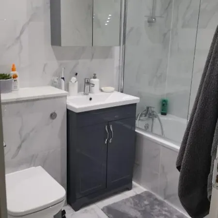 Transom Close Homestay London