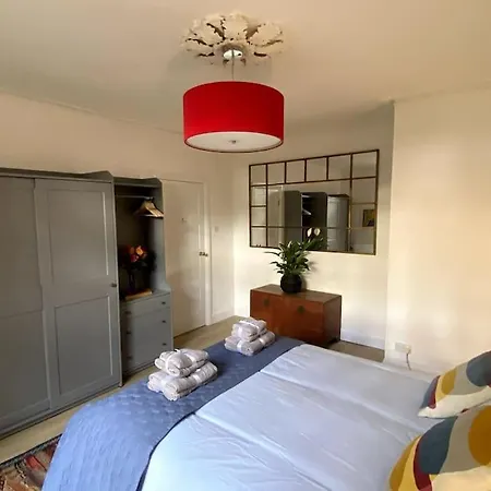 Spacious 2 Bedroom In Maida Vale * London