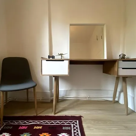Spacious 2 Bedroom In Maida Vale Apartment