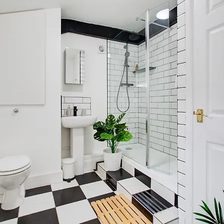 Statera - 2-bed House In Stratford *