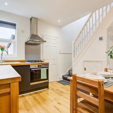Holiday home Statera - 2-bed House In Stratford