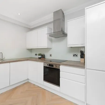 Pleasing 2bed Flat 10min To Wimbledon Tennis Court London
