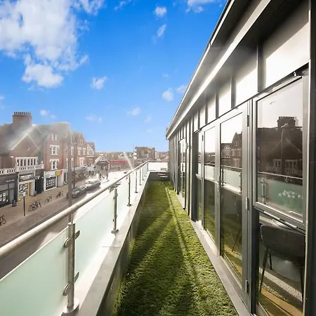 3bed Penthouse 10min To Wimbledon Tennis Courts *
