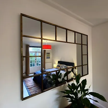 Spacious 2 Bedroom In Maida Vale Apartment London