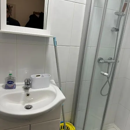 Beautiful Street Dream Ground Floor One Bedroom *