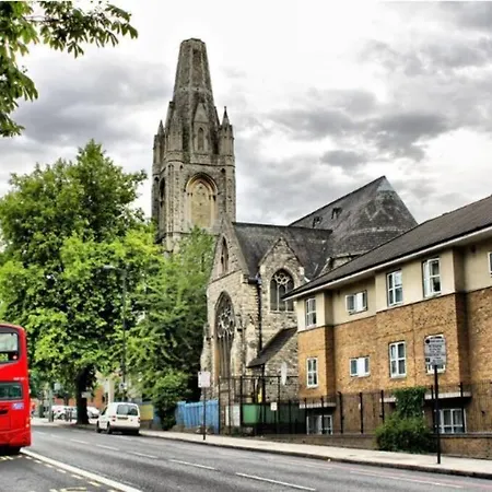 Apartment Boutique Modern For Two Near Tube And Bus Stations *