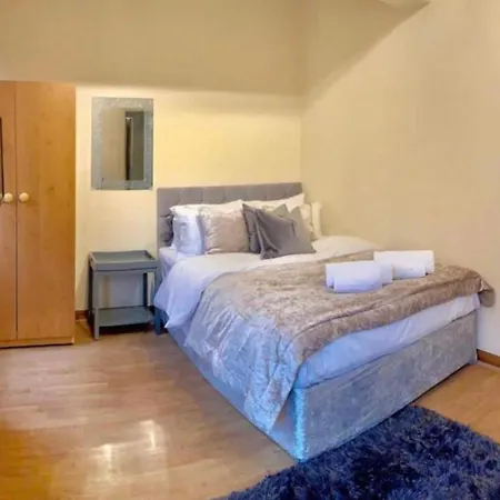 Hyde Park Paddington Apartment *