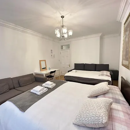 Homestay Double In Paddington ,london, 1 Step To Station, Private #room Name Is London# *
