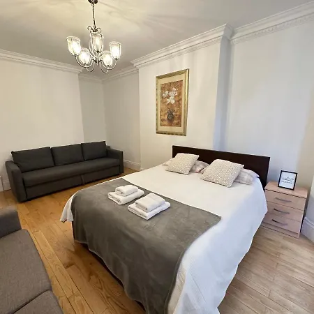 Double In Paddington ,london, 1 Step To Station, Private #room Name Is London# Homestay