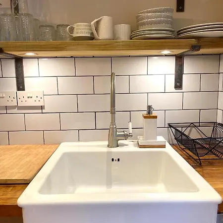 New! Luxury 1 Bed Garden Camden Town * London