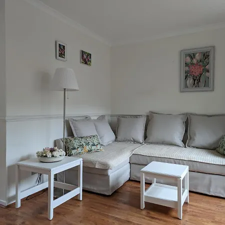 Holiday home Cosy House With A Garden London
