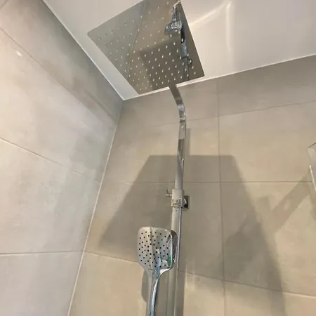 Spectacular Modern, Private Apartment,15 Mins To London Apartment *