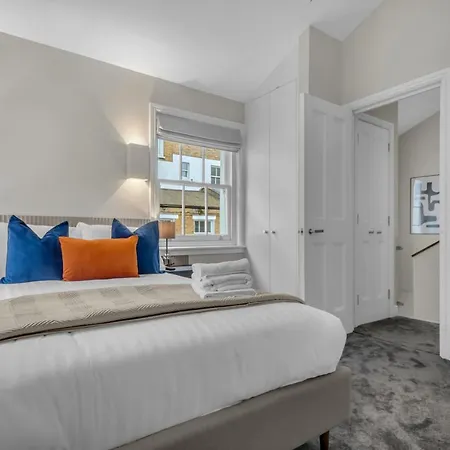 Be - The Bayswater Residences Apartment