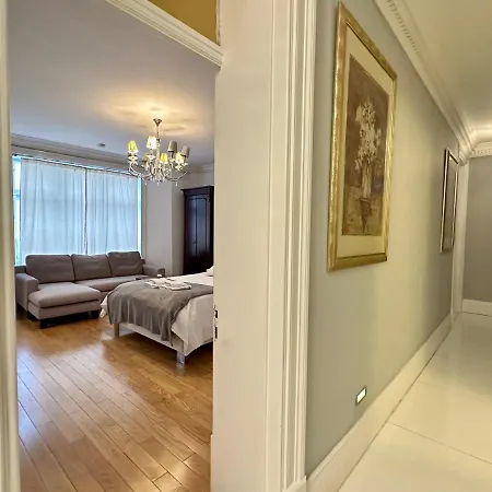 En & Private Bathroom, In Marylebone, Paddington #room Name Is Paris# Homestay London
