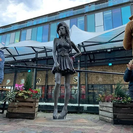 Ultimate Getaway In Camden Town