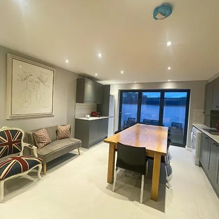2a Seymour Road Holiday home Sutton (Greater London)