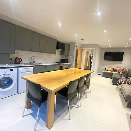 2a Seymour Road