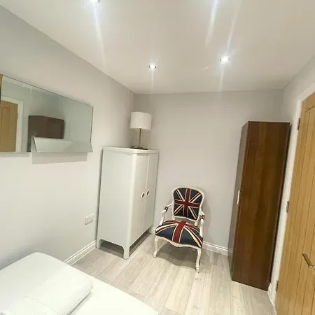 2a Seymour Road * Sutton (Greater London)