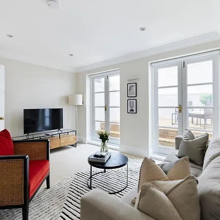 The South Kensington Wonder - Trendy 3bdr House With Garden