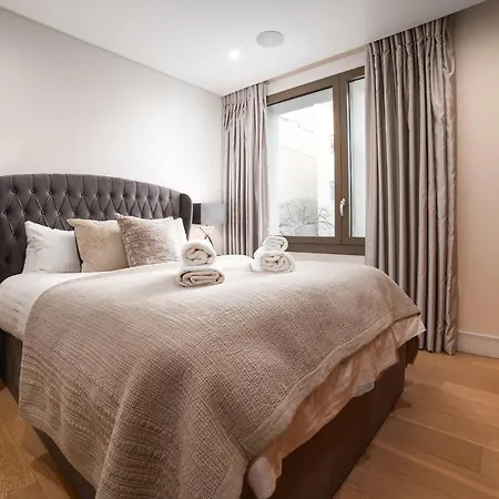 Stunning Modern Close To Hyde Park By Underthedoormat Apartment *