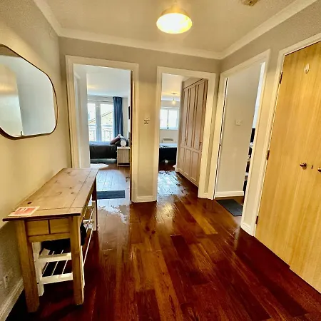 O2 Arena Luxury Flat Sleeps 6 With Parking London