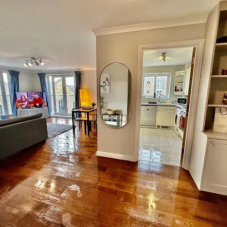 O2 Arena Luxury Flat Sleeps 6 With Parking Apartment