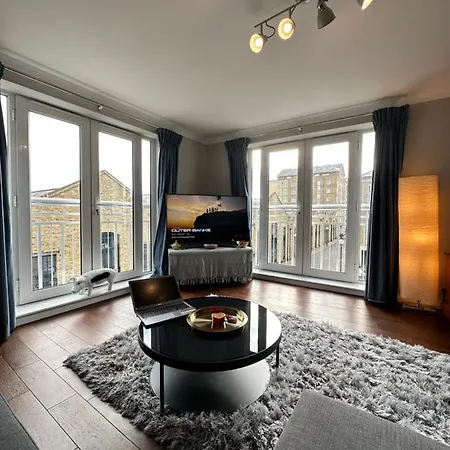 Apartment O2 Arena Luxury Flat Sleeps 6 With Parking *