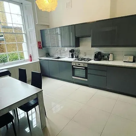 Luxury 2 Bed Flat In Inslington *