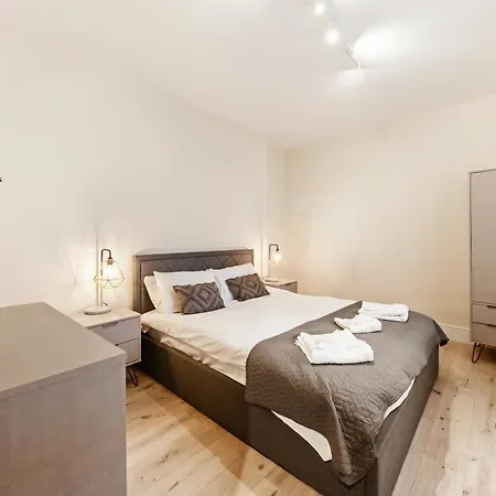 Apartment Modern In Paddington Free Wifi By Aparts *