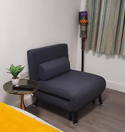 New Cozy Apt. House With Parking. Entire Space Apartment *