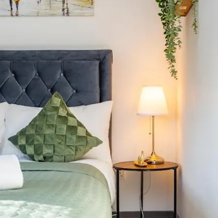 Twickenham Stays Guest house *