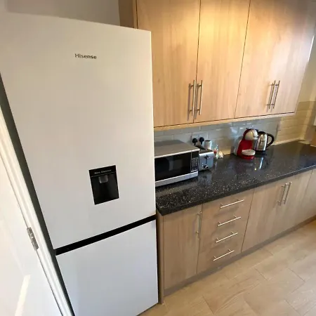 Spacious 1 Bedroom Flat In London